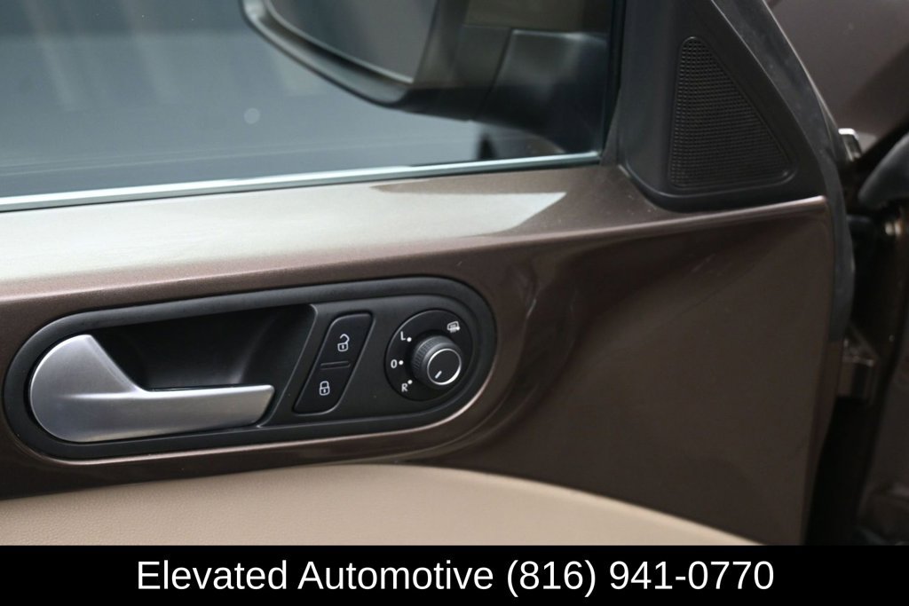 Used 2015 Volkswagen Beetle TDI FWD image 17