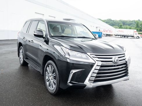 Used 2017 Lexus LX 570 4WD w/ Luxury Package image 8