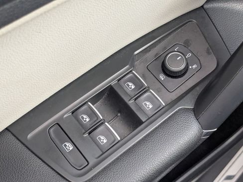 Used 2020 Volkswagen Tiguan SE R-Line FWD image 26