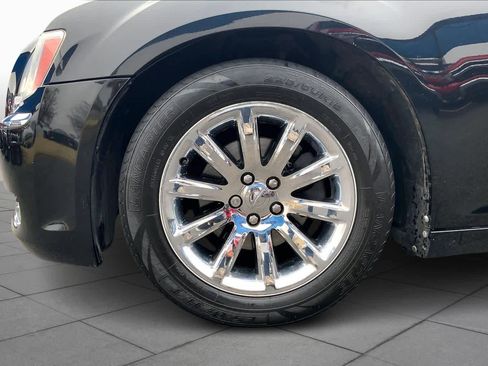 Used 2012 Chrysler 300 Limited image 10