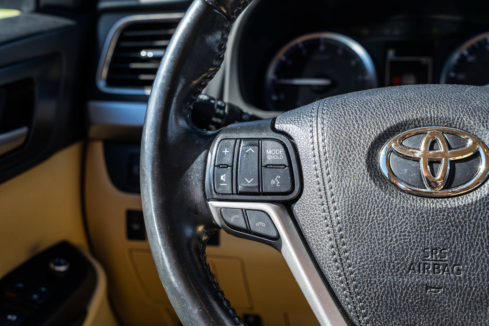 Used 2019 Toyota Highlander XLE FWD image 30