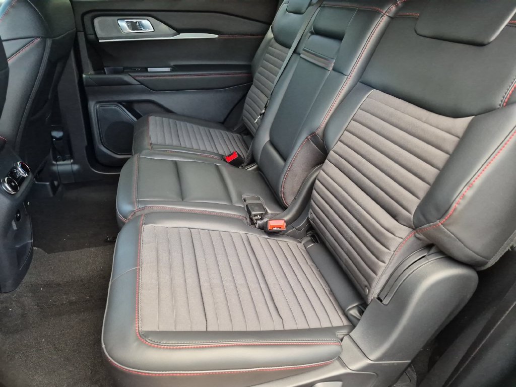 New 2026 Ford Explorer ST-Line w/ ST-Line Street Pack AWD/4WD image 22