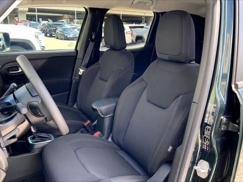 Used 2021 Jeep Renegade Sport FWD image 11