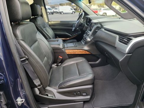 Used 2019 Chevrolet Suburban Premier image 12
