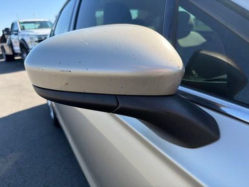 Used 2018 Ford Fusion SE w/ Fusion SE Technology Package FWD image 5