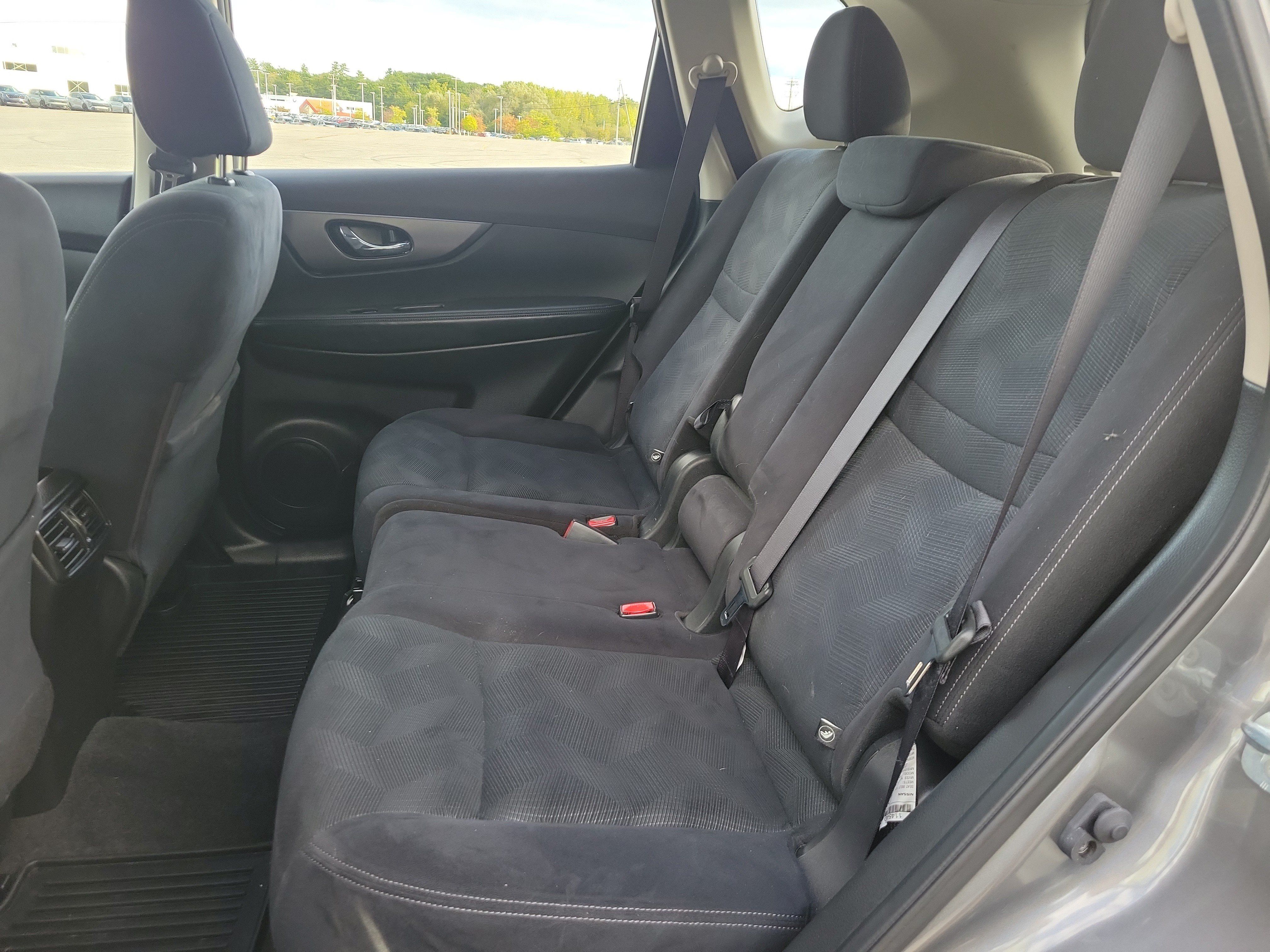 Used 2016 Nissan Rogue S AWD/4WD image 16