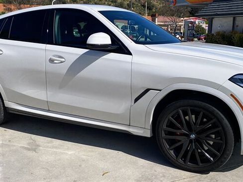 Used 2023 BMW X6 xDrive40i w/ M Sport Package image 7