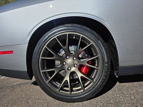 Used 2015 Dodge Challenger SRT Hellcat image 30