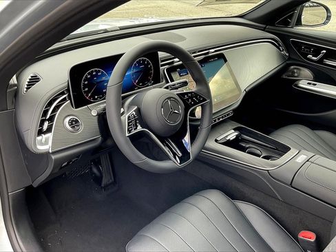 New 2026 Mercedes-Benz E 350 4MATIC Sedan image 6