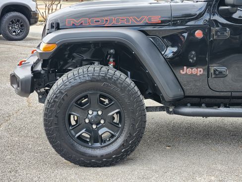 Used 2023 Jeep Gladiator Mojave image 8