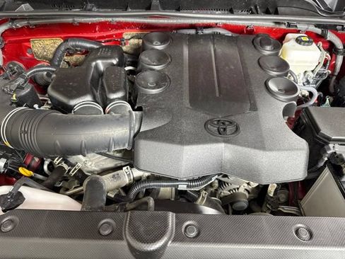 Used 2023 Toyota 4Runner 40th Anniversary SE AWD/4WD image 9