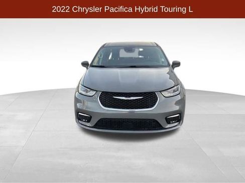 Used 2022 Chrysler Pacifica Touring-L image 2