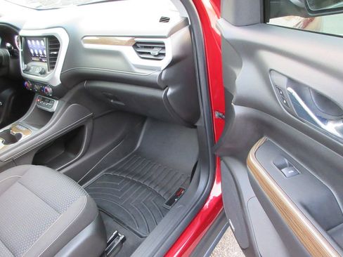 Certified 2023 GMC Acadia SLE w/ Driver Convenience Package image 18