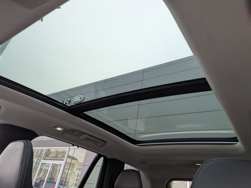 Certified 2024 Volvo XC90 T8 Ultimate w/ Protection Package Premier image 25