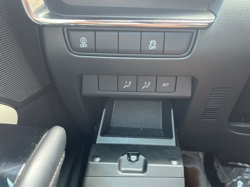 Used 2023 MAZDA MAZDA3 s FWD image 15