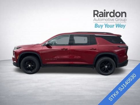 Used 2025 Chevrolet Traverse LT AWD/4WD image 4