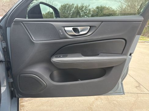 Used 2024 Volvo S60 B5 Plus image 9