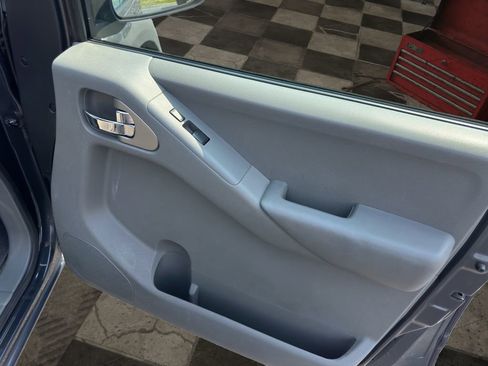 Used 2014 Nissan Frontier SV w/ SV Value Truck Package image 10