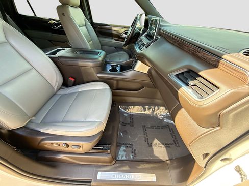 Used 2021 Chevrolet Tahoe Z71 w/ Z71 Signature Package image 16