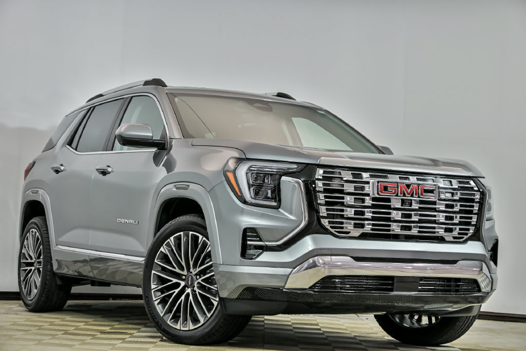 New 2027 GMC Terrain Denali w/ LPO, Floor Liner Package AWD/4WD image 1