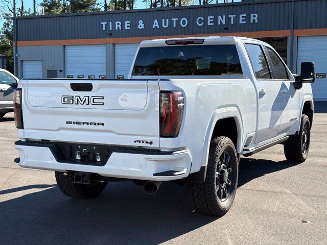 Used 2024 GMC Sierra 2500 AT4 AWD/4WD image 5