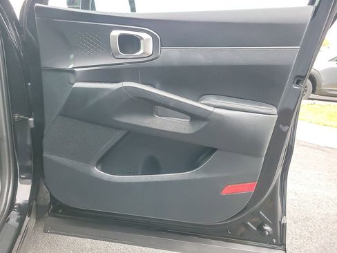 Used 2021 Kia Sorento S image 19