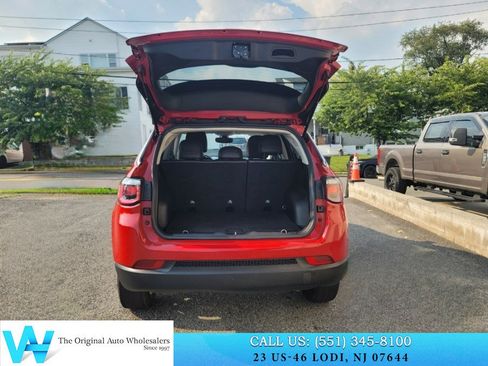 Used 2019 Jeep Compass Latitude w/ Popular Equipment Group AWD/4WD image 10