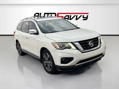 Used 2020 Nissan Pathfinder Platinum FWD image 1