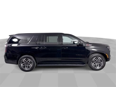 Used 2025 Chevrolet Suburban Z71 w/ Z71 Off-Road Package image 9