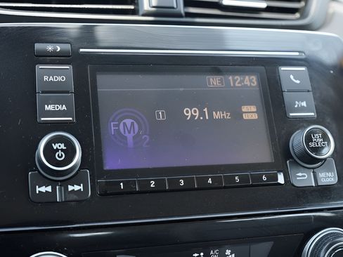 Used 2019 Honda CR-V LX image 32