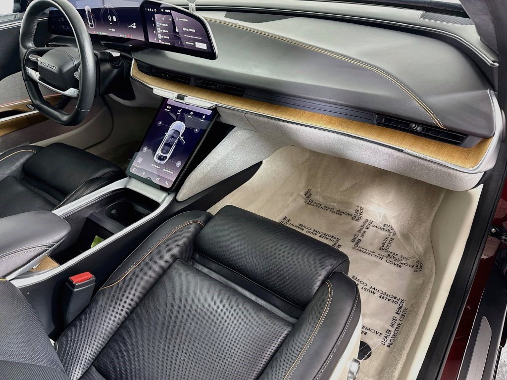 Used 2024 Lucid Air Touring AWD/4WD image 28