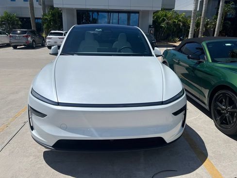 Used 2026 Tesla Model Y Long Range RWD image 8