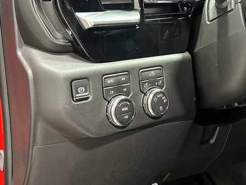 New 2026 GMC Sierra 1500 SLE image 16