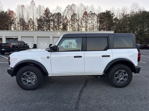 Used 2025 Ford Bronco Big Bend image 4