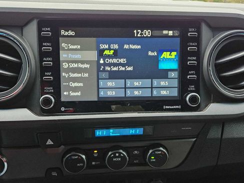 Used 2022 Toyota Tacoma TRD Sport image 27