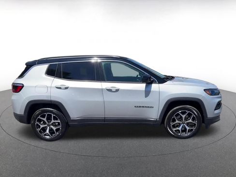 Used 2025 Jeep Compass Limited AWD/4WD image 15