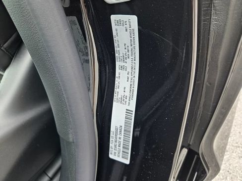New 2027 Chrysler Pacifica Select FWD image 17