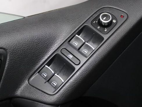 Used 2013 Volkswagen Tiguan S AWD/4WD image 11