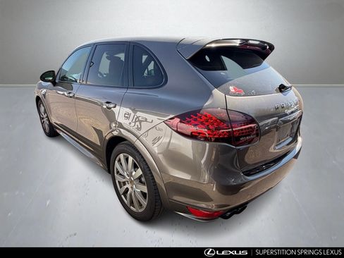 Used 2014 Porsche Cayenne GTS image 3