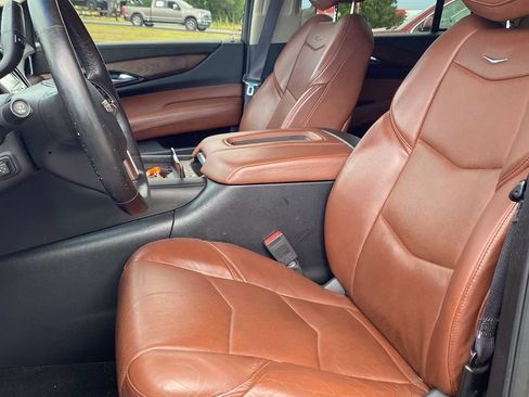 Used 2016 Cadillac Escalade Luxury AWD/4WD image 20