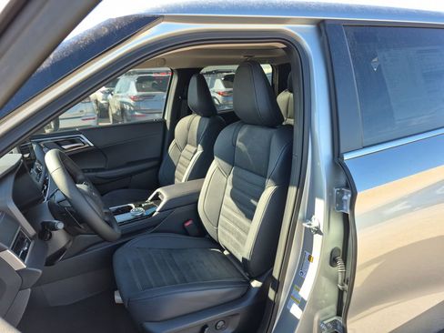 New 2026 Mitsubishi Outlander SE AWD/4WD image 10