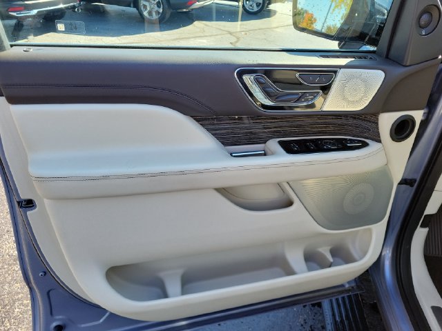 Used 2023 Lincoln Navigator Black Label AWD/4WD image 8