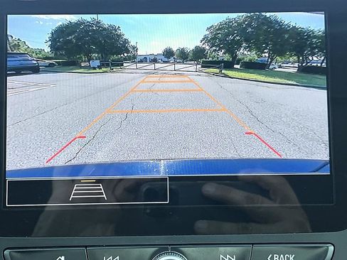 Used 2025 Chevrolet Malibu LT FWD image 25