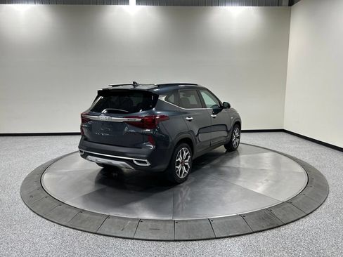 Used 2023 Kia Seltos SX w/ SX Sunroof Package AWD/4WD image 7