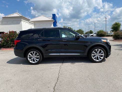 Used 2023 Ford Explorer Platinum w/ Technology Package AWD/4WD image 8