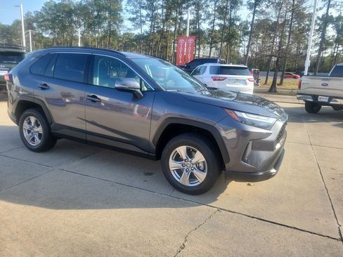 Used 2023 Toyota RAV4 XLE w/ Convenience Package image 10