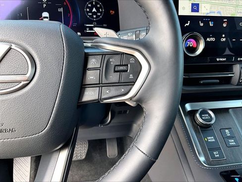 Used 2026 Lexus GX 550 w/ Cold Area Package AWD/4WD image 21
