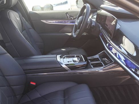 Used 2026 BMW 750e xDrive w/ Premium Package AWD/4WD image 12