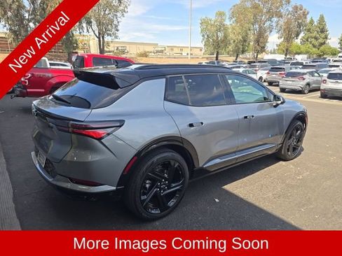 Used 2024 Chevrolet Equinox EV RS FWD image 3