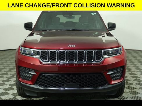 Used 2025 Jeep Grand Cherokee Laredo w/ Luxury Tech Group I image 11